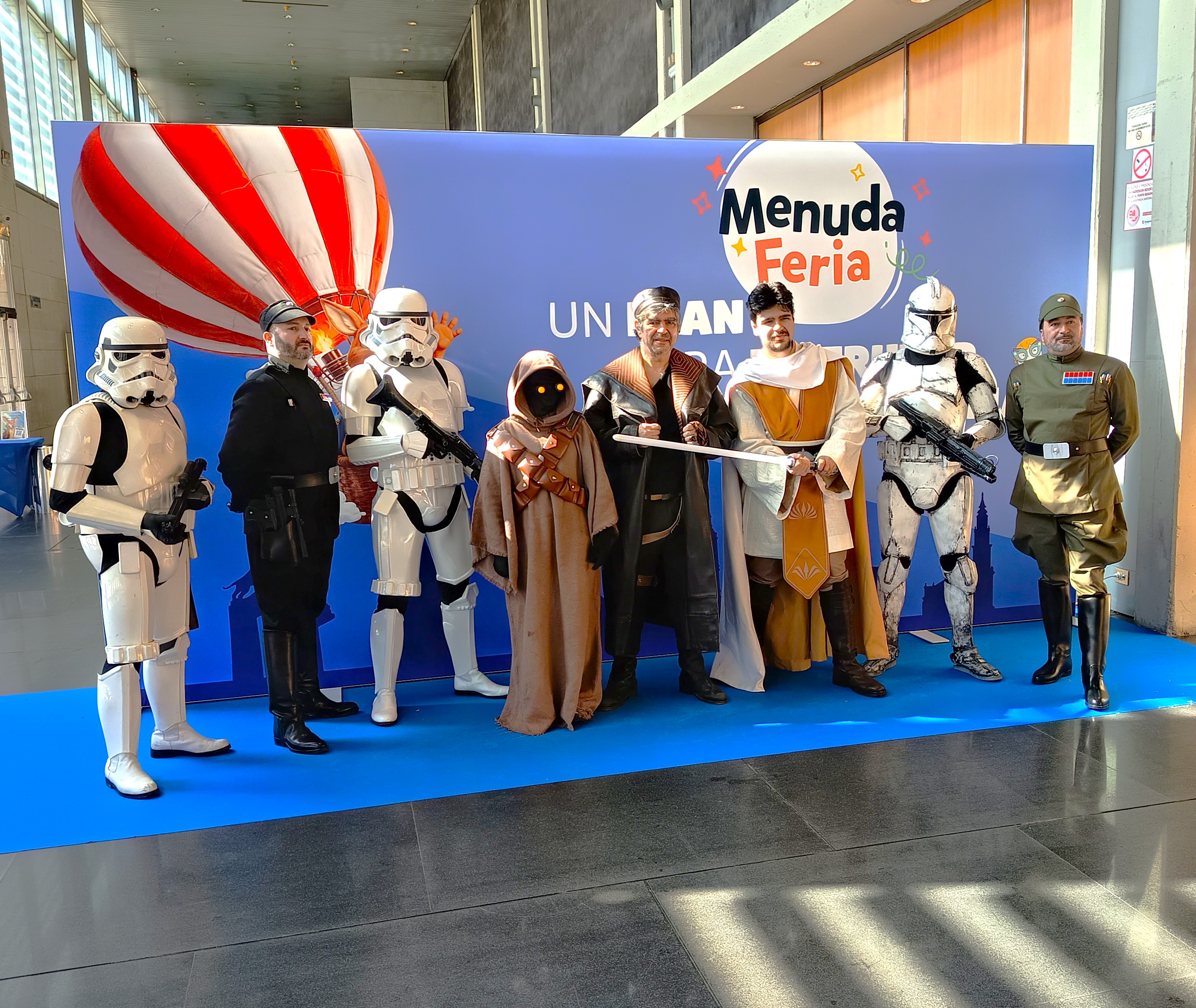 Menuda Feria con AECC y Fundación Vicente Ferrer. Mi Cadete estrena su nuevo traje Stormtrooper ANH!!! - Foto 2